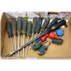 Image 1 : 17 PIECE SCREWDRIVER SET
