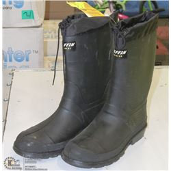 PAIR OF BAFFIN SIZE 10 STEEL TOE RUBBER WORK BOOTS