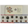 Image 1 : 1992 US MINT SET (UNC) P/D (WITH ENVELOPE)