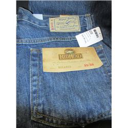 New pair Jeans size 32/30 relaxed fit