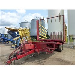 NEW HOLLAND 1063 BALE WAGON