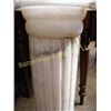 Image 2 : Marble Column