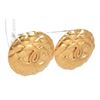 Image 2 : Chanel Gold CC Round Quilted Large Vintage Clip On Earrings 93P