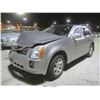 Image 2 : 2008 - CADILLAC SRX // SALVAGE TITLE