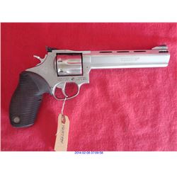TAURUS TRACKER