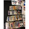 Image 2 : MIXED SPORTS TRADING CARDS LOT (HOCKEY/ FOOTBALL/ BASEBALL)