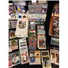 Image 3 : MIXED SPORTS TRADING CARDS LOT (HOCKEY/ FOOTBALL/ BASEBALL)