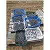 Image 2 : Pallet of peg board hooks