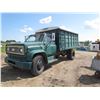 Image 2 : 1973 Chev C60 Grain Truck, runs, c/w box & hoist VIN: