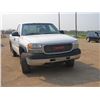 Image 1 : 2002 GMC Sierra 2500HD VIN 1GTHK24U72E138095, needs safetied, weak transmission