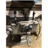 Image 16 : 2 HP BRIDGEPORT MILL W/DRO