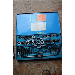Tap & Die Set - 45 pcs - SAE (1 die missing)