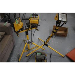 Tripod Work Lights (2) & Bench Type Light