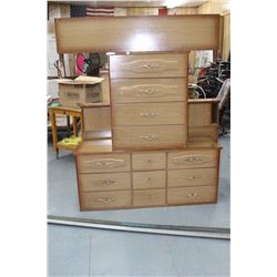 Bdrm. Set - Tall Dresser, 6 Drwr Dresser,Headbrd., Footbrd. & Rails