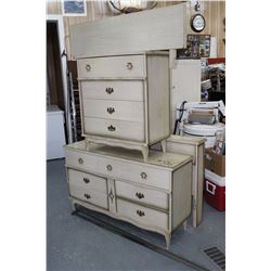 Dresser Set w/Tall Dresser & 6 Drwr Dresser, Headbrd., Footbrd. & Rails