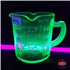 Image 1 : Depression Glass (Green Vaseline Glass) Measuring Cup "Kellogg's"