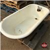 Image 2 : Cast Tub