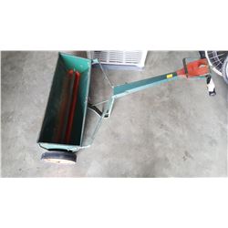 LARGE GARDEN SPREADER