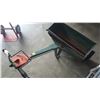 Image 2 : LARGE GARDEN SPREADER