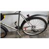 Image 2 : NIAGRA VELO SPORT BIKE W/ SPEEDOMETER AND LIGHTS
