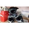 Image 2 : LOT OF 3 MOTOCROSS HELMETS