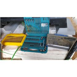 WEIGHT ORGANIZER OF TOOLS LOT OF WRENCHES AND 2 SOCKET SETS