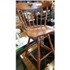 Image 3 : MAPLE BAR STOOL