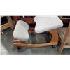 Image 1 : POSTUREMATIC KNEELING CHAIR