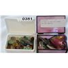 Image 1 : TWO TRAYS OF PRECIOUS STONES JADE AND JEWELLRY