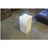 Image 1 : STONE PEDESTLE