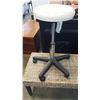 Image 2 : 2 ROLLING WHITE STOOLS