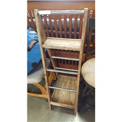 TRIANGULAR SHELF