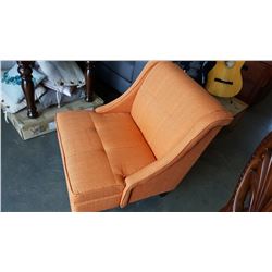 NEW ASHLEY SIGNATURE DESIGN MCM ORANGE TUFTED ACCENT CHAIR, RETAIL $699