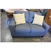 Image 1 : NEW ASHLEY SIGANTURE DESIGN MODERN GREY FABRIC LOVESEAT WITH 2 ACCENT PILLOWS, RETAIL $1,499
