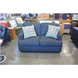 NEW ASHLEY SIGANTURE DESIGN MODERN GREY FABRIC LOVESEAT WITH 2 ACCENT PILLOWS, RETAIL $1,499