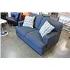 Image 2 : NEW ASHLEY SIGANTURE DESIGN MODERN GREY FABRIC LOVESEAT WITH 2 ACCENT PILLOWS, RETAIL $1,499