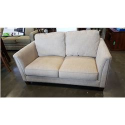 NEW ASHLEY SIGNATURE DESIGN CONTEMPORARY CLUB STYLE FABRIC LOVESEAT, WITH NAILHEAD DESIGN RETAIL $11