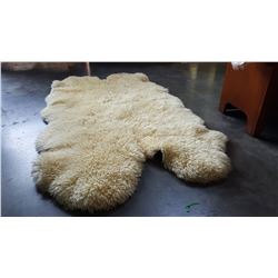 LARGE SHEEP SKIN