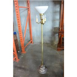 VINTAGE FLOOR LAMP W/ LIGHT UP BASE