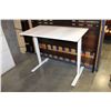 Image 1 : WHITE ADJUSTABLE WORK TABLE
