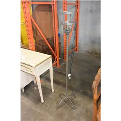 METAL FLOOR LAMP