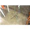 Image 3 : METAL FLOOR LAMP
