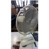 Image 2 : CLASSIC TABLE FAN