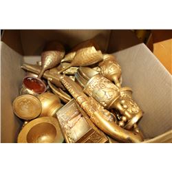 BOX OF GOLD PAINTED DECORATIVE CUPS, FLINT LUCK PISTOLS, AND DECOR