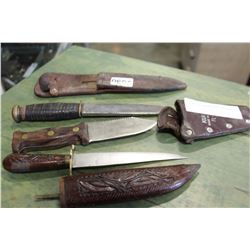 3 HUNTING KNIVES WITH SHEATHS