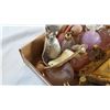 Image 3 : TRAY OF VINTAGE AND COLLECTIBLE PERFUME BOTTLES AND LOVE STORY SMALL PICTURES ETC