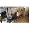 Image 2 : SINGER SEWING MACHINE