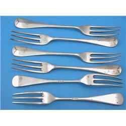 A set of 6 George V rat tail pattern three-prong silver table forks, Sheffield 1914, 13oz...