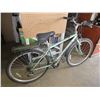 Image 3 : Full Size Diamondback Wilwood DX 26 inch Women's Mountain Bike