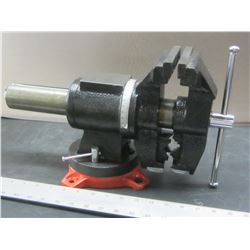 New Heavy Duty 5 inch Flat Jaw And Pipe Vise / rotating Vise / msrp 189.00